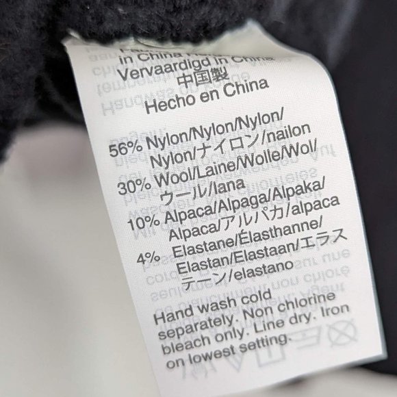 COPY - Madewell Wrap-Front Pullover Sweater in Coziest Yarn in Black Size M - Picture 7 of 8